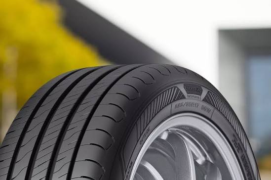 Goodyear EfficientGrip Performance 2 – vue 2
